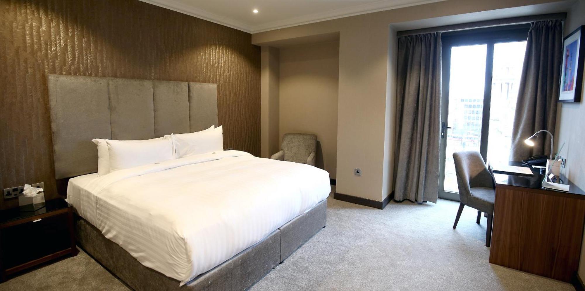 Executive King Room with City View