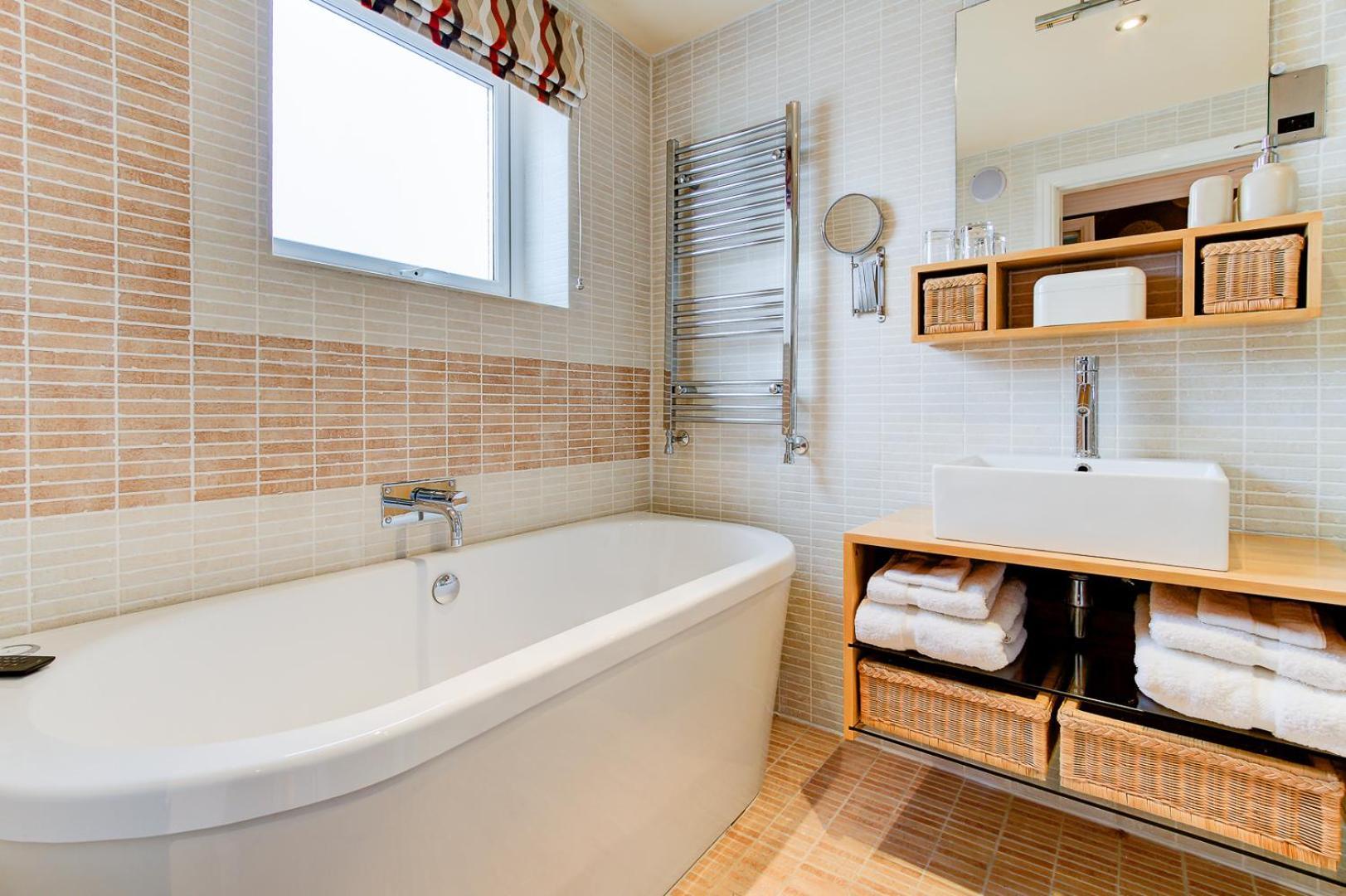 Deluxe King Room with Sea View