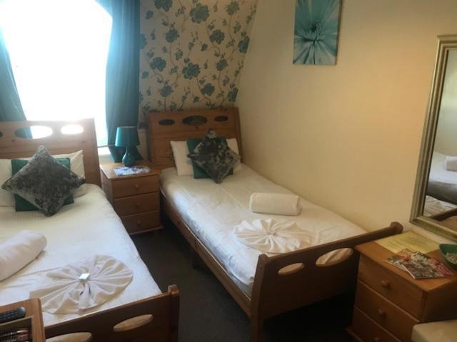Small Twin Room,1215496816:JPEG