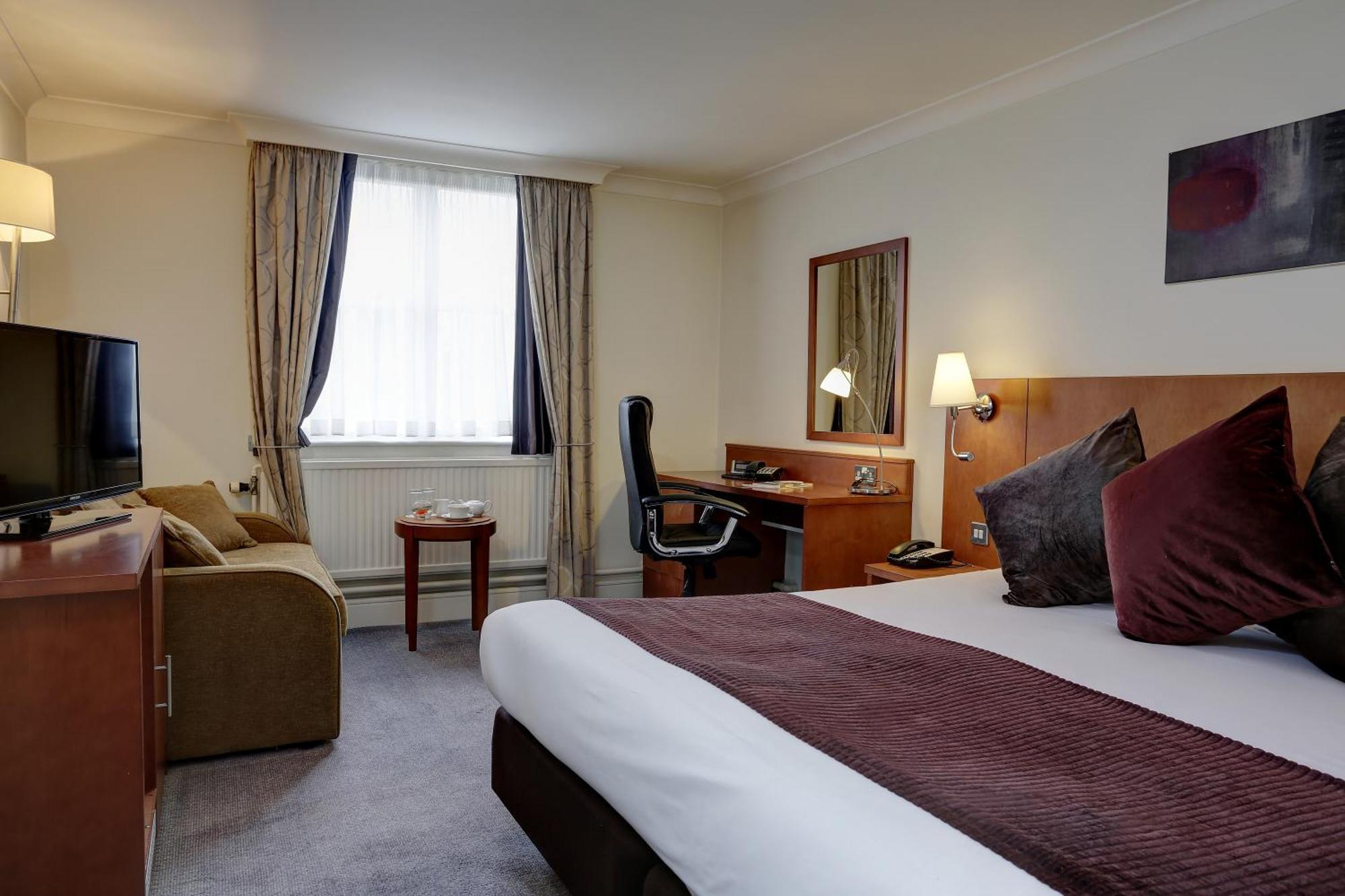 Standard Double Room with Sofa Bed - Non-Smoking