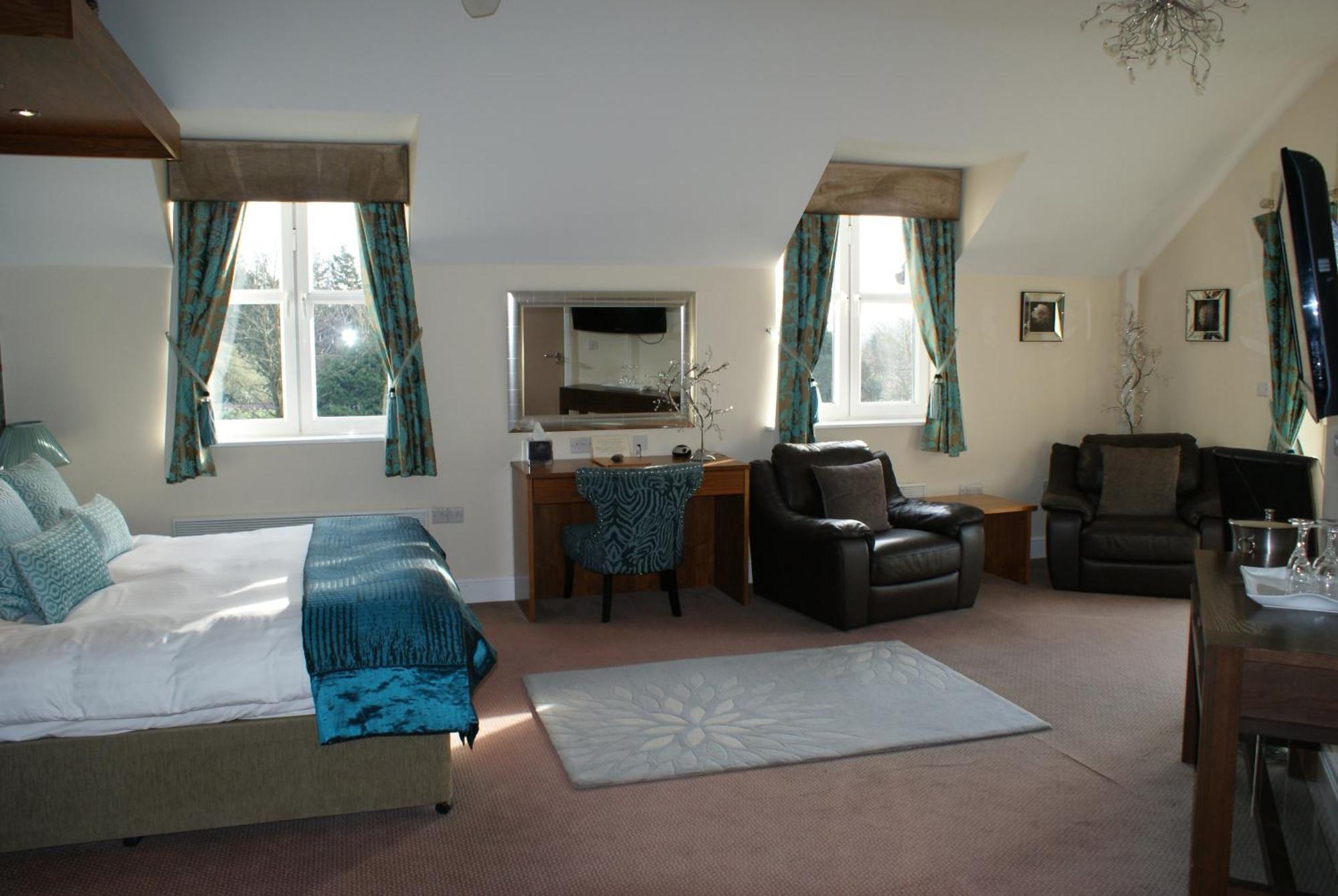 Suite,1220873512:JPEG