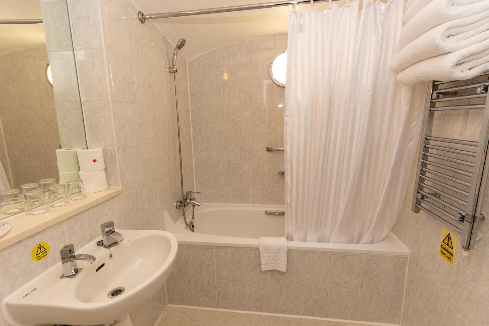 Comfort Family Room,1224154651:JPEG