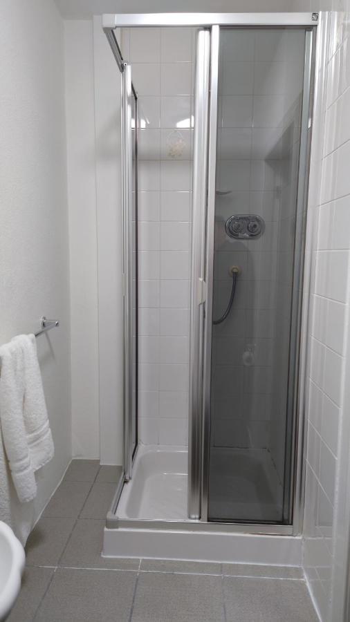 Family Room Bathroom,1224581582:JPEG