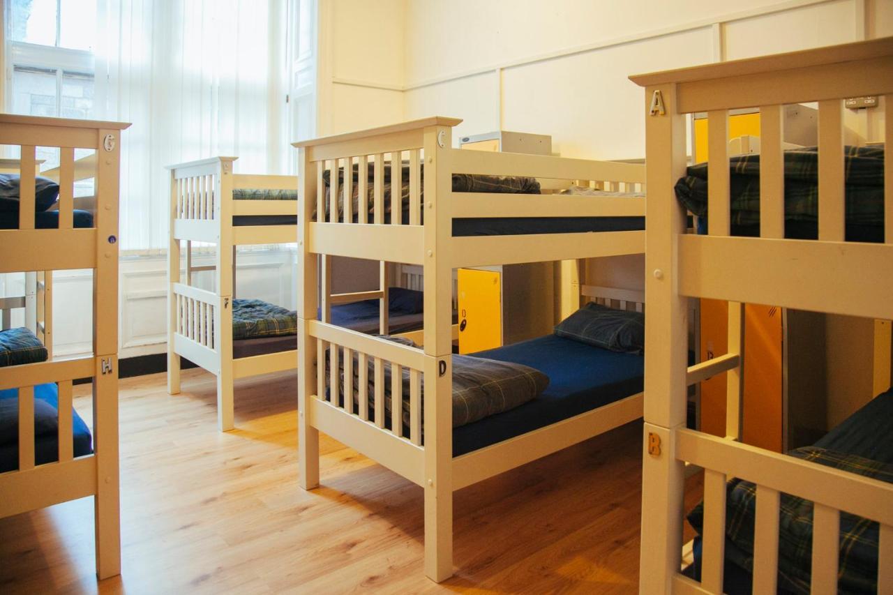 Posto Letto in Dormitorio Misto con 8 Letti