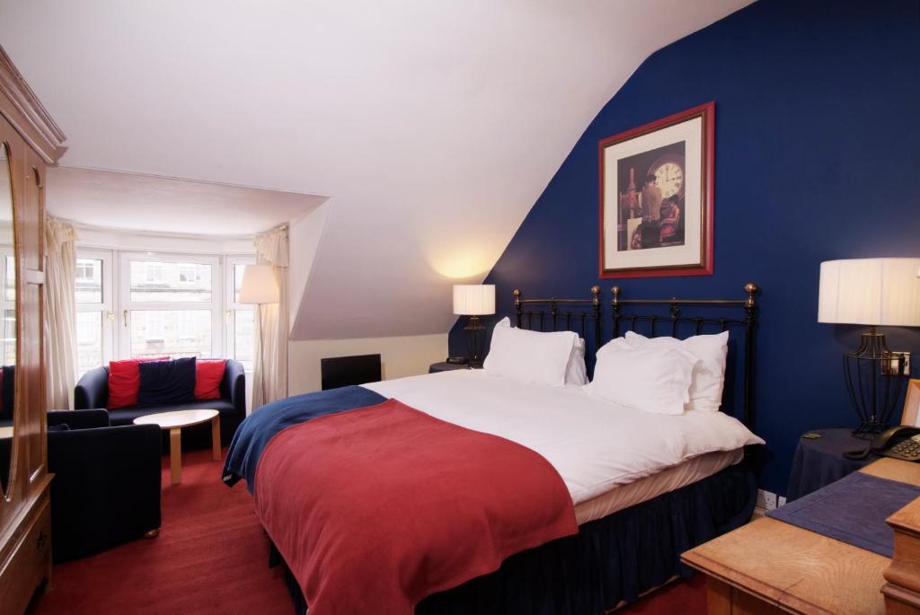 Quarto com 2 Camas de Solteiro
