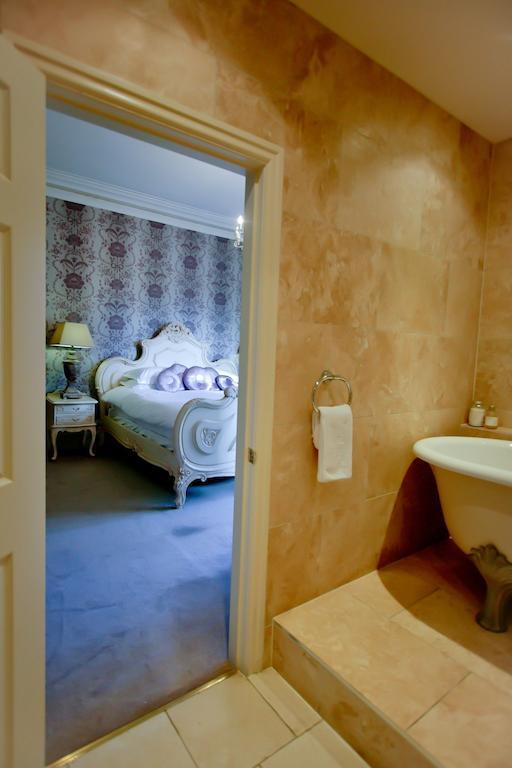 Queen Suite