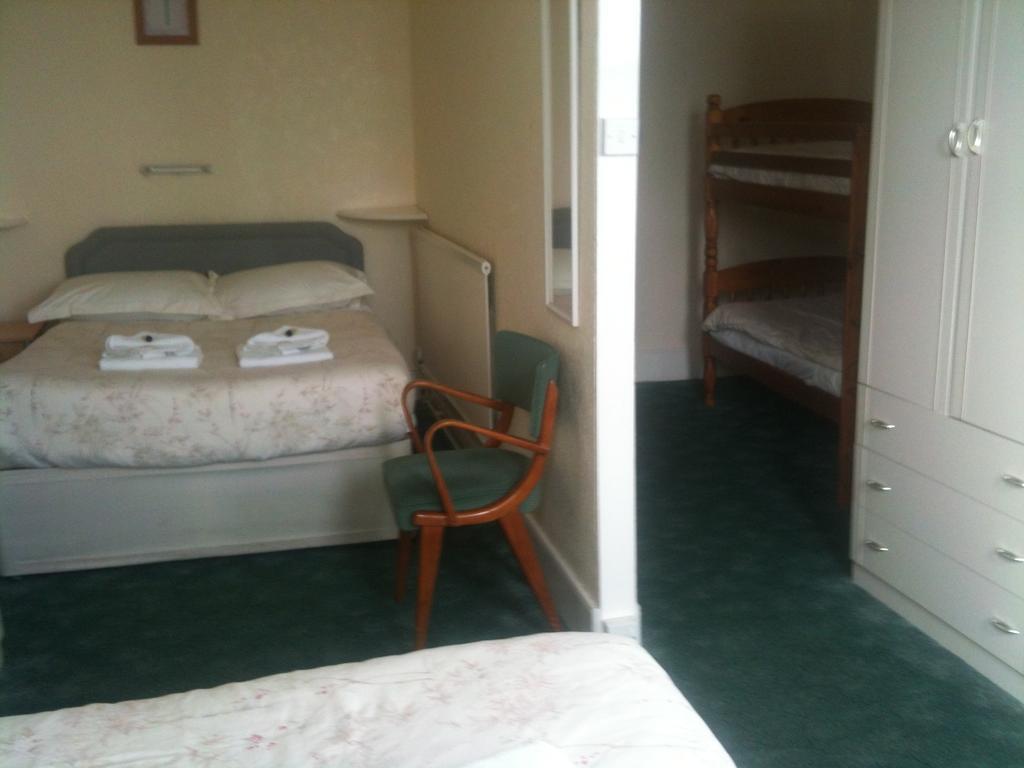 Habitación Familiar (2 adultos + 3 niños)
