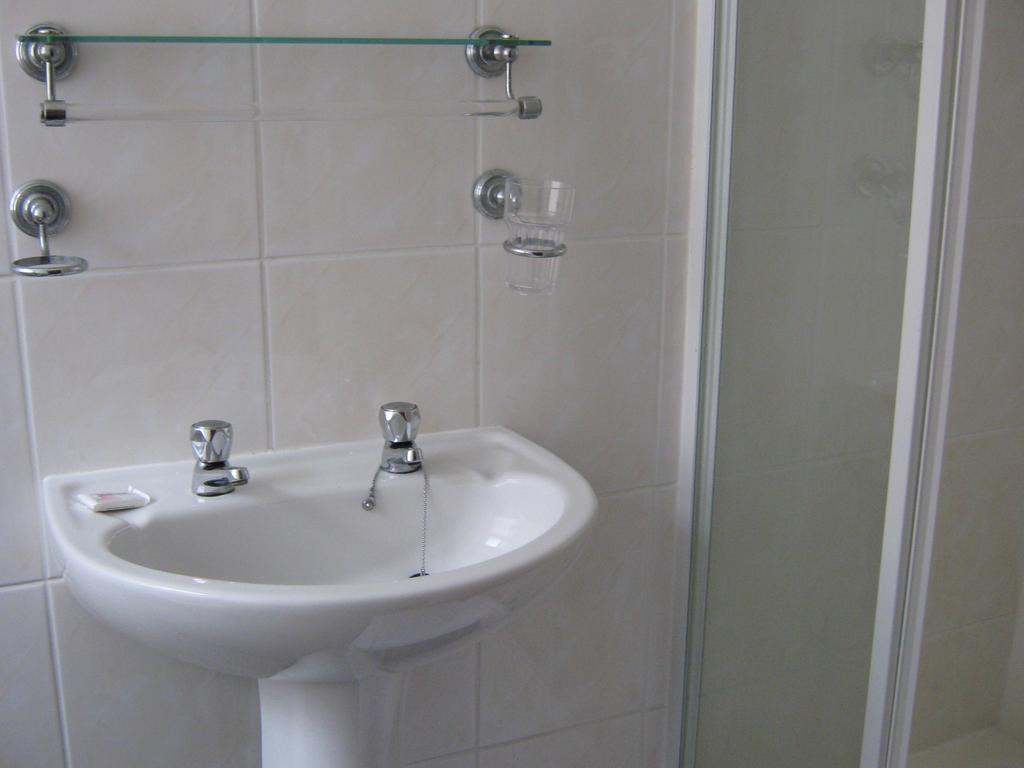 Twin Room with Bathroom
