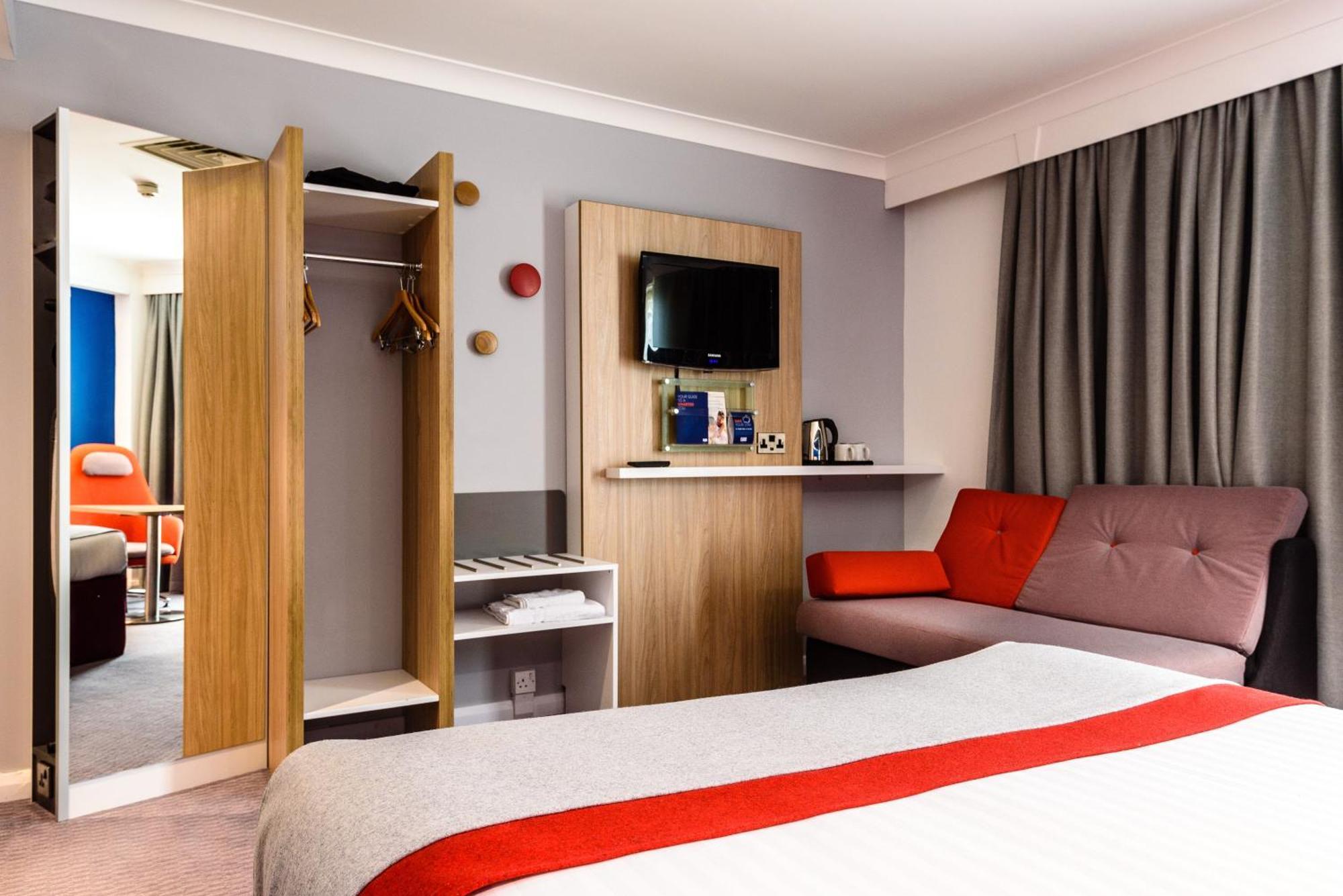 Standard Double Room with Sofa Bed and Free Hot Breakfast