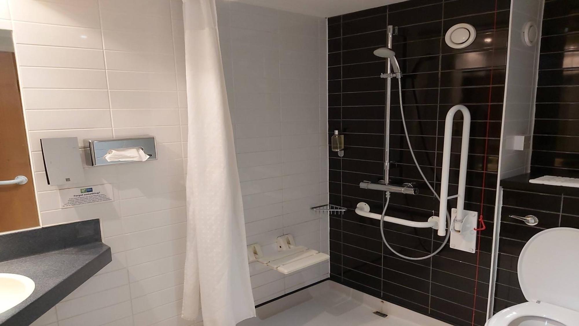 Double Room with Free Hot Breakfast - Accessible,1591487102:JPEG