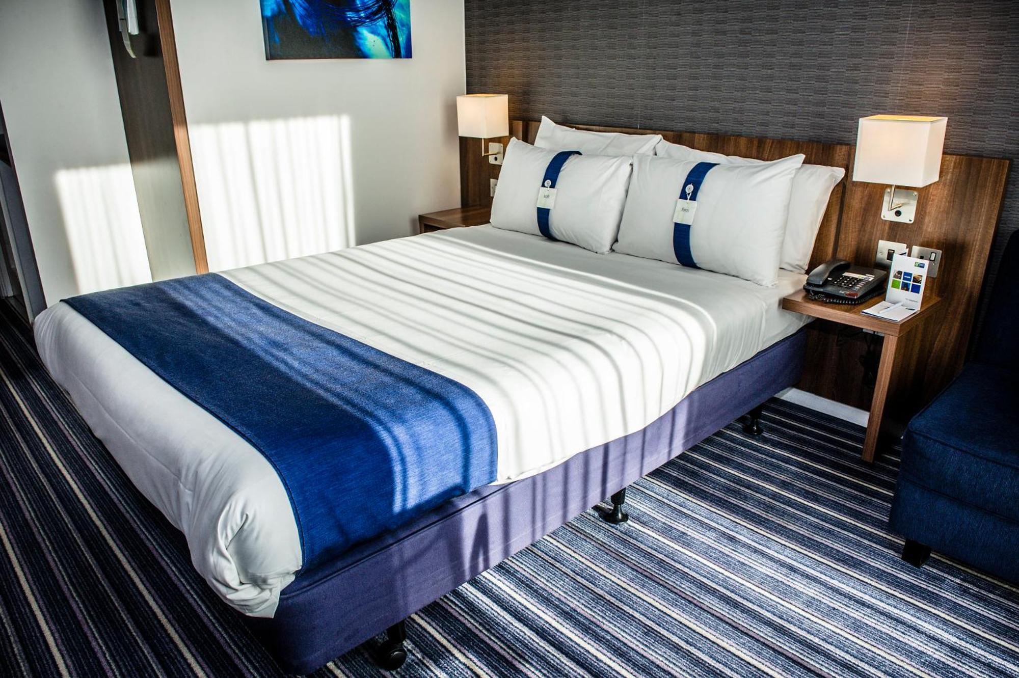 Standard Double Room with Free Hot Breakfast