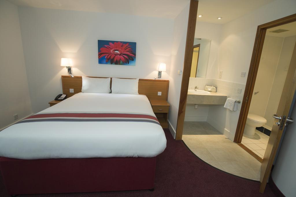 Chambre Double Accessible aux Personnes à Mobilité Réduite