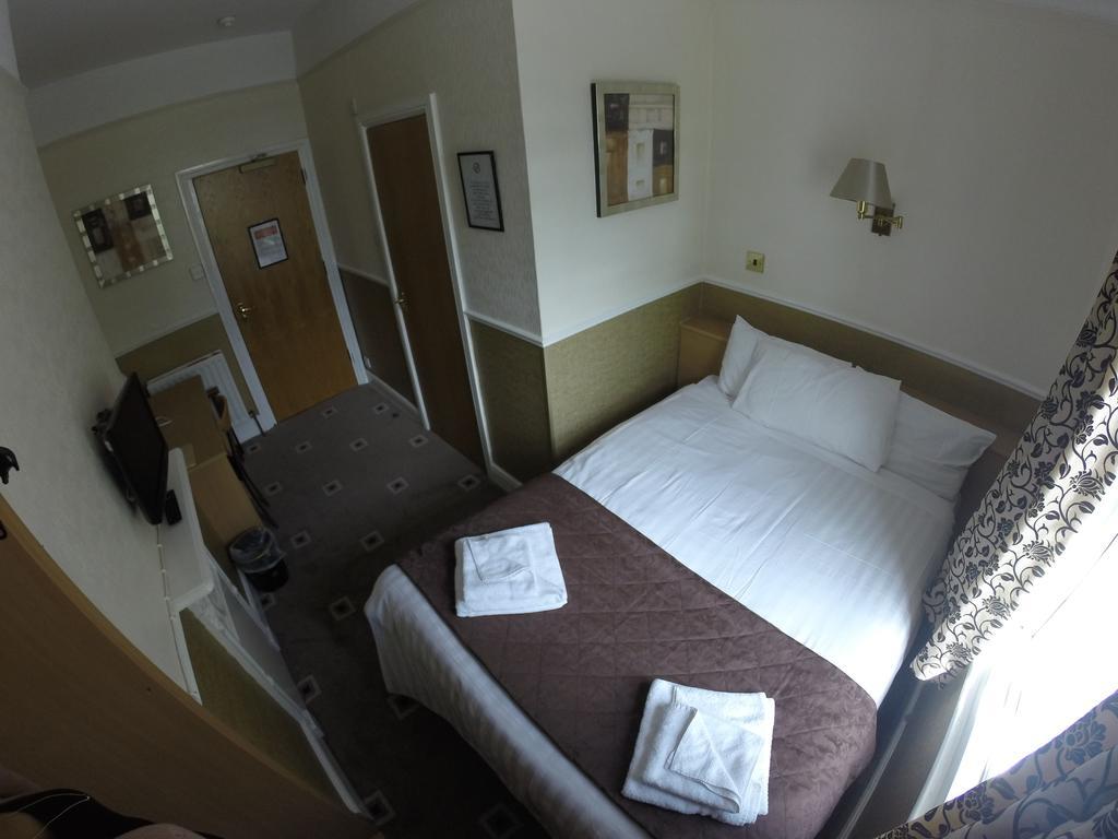 Twin Room,1658066588:JPEG