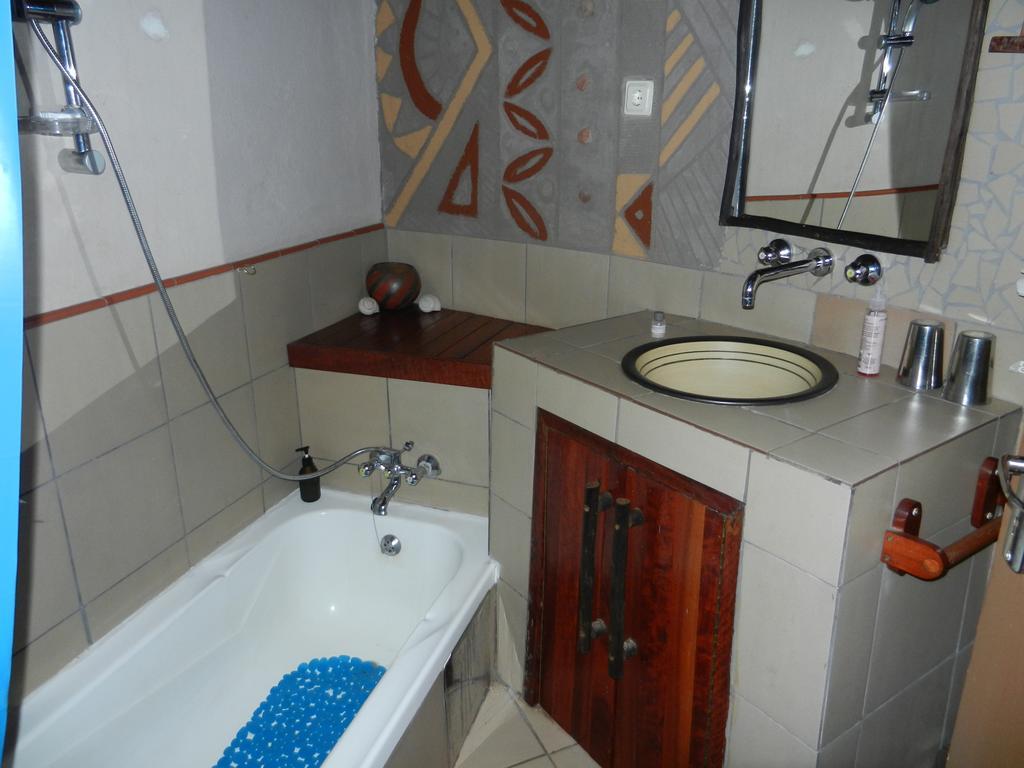 Deluxe Queen Suite