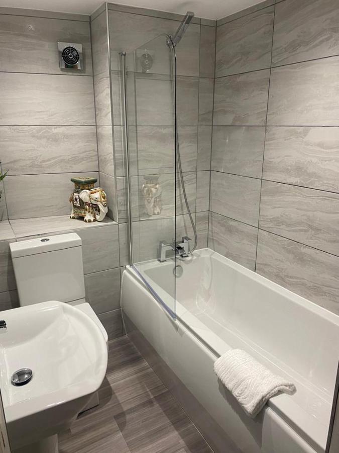 Family Room with Bathroom,1331537105:JPEG