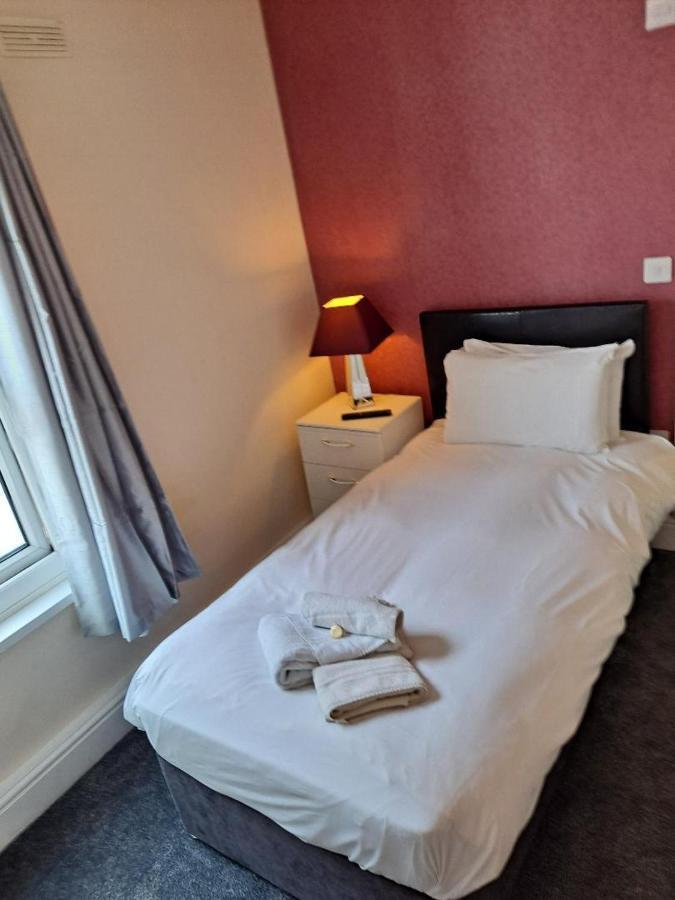 Single Room with Private Bathroom,1338900296:JPEG