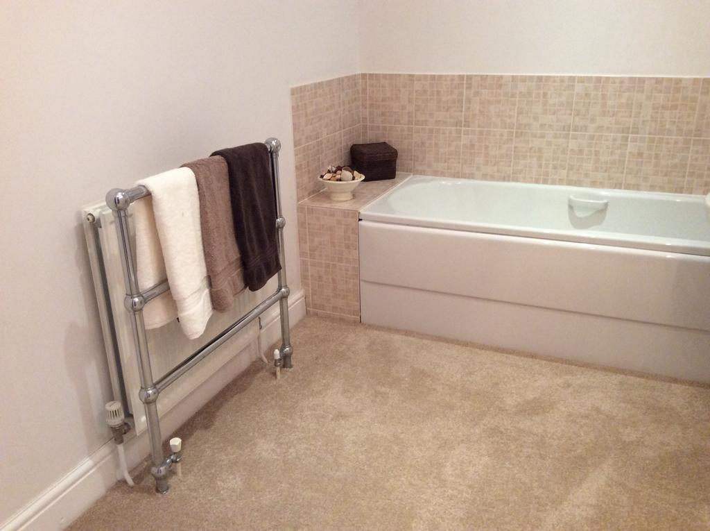 Deluxe Double Room with Bath,134599827:JPEG