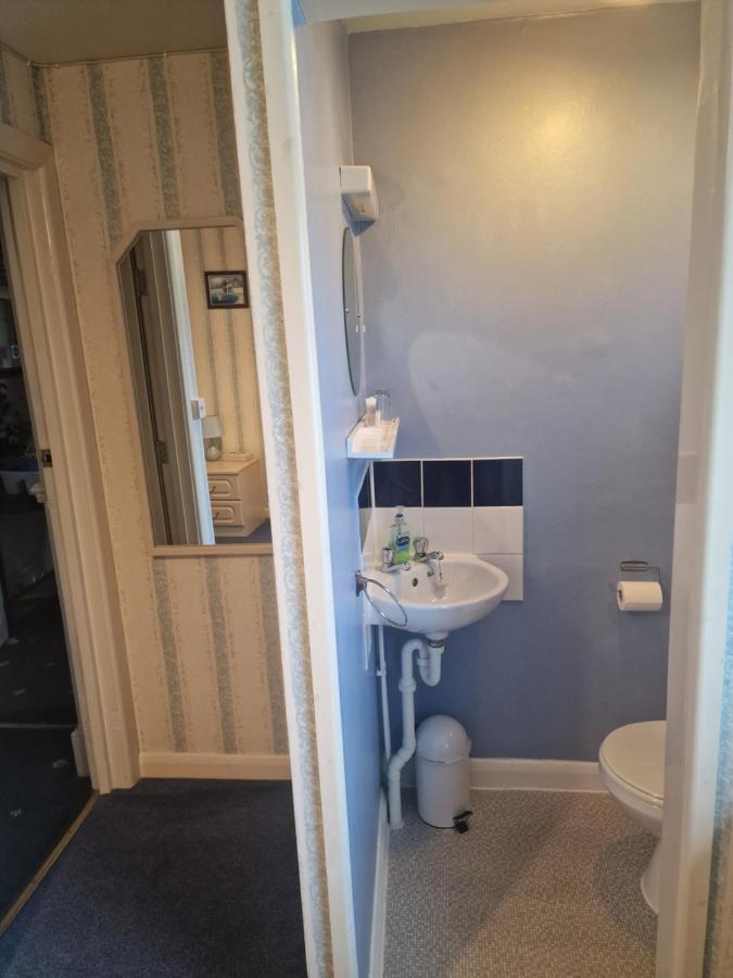 Single Room with Private Bathroom,1633074310:JPEG