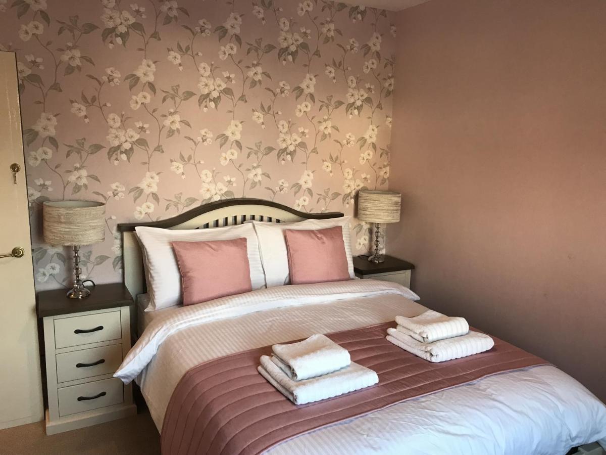 Double Room Private Bathroom