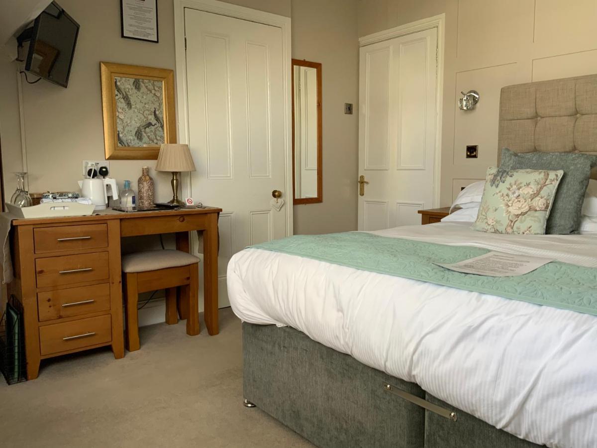 Deluxe King Room with En-suite shower room