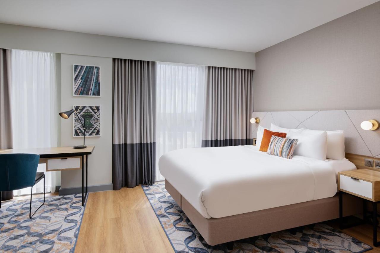 One-Bedroom King Suite