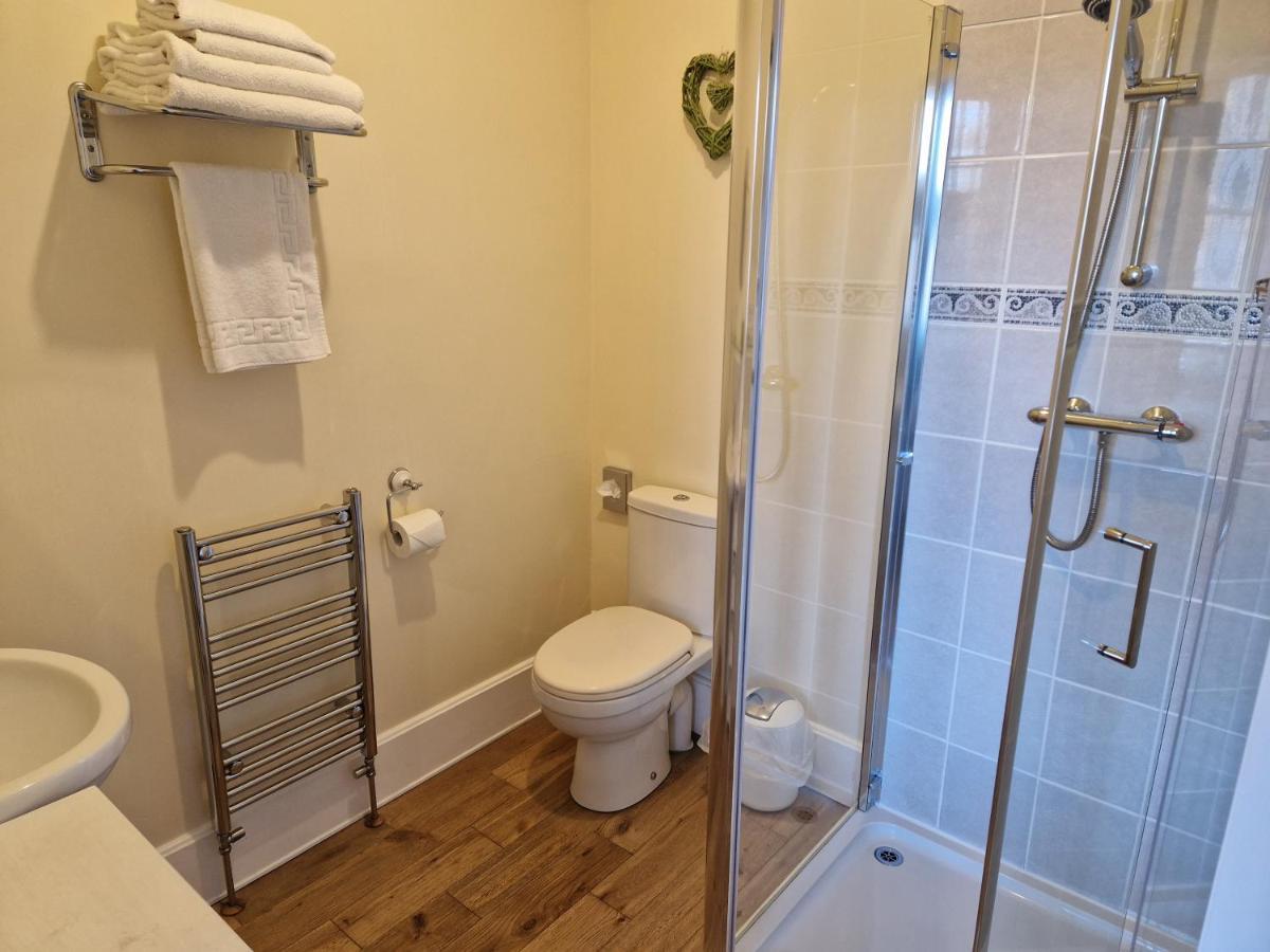 Double or Twin Room with Mountain View