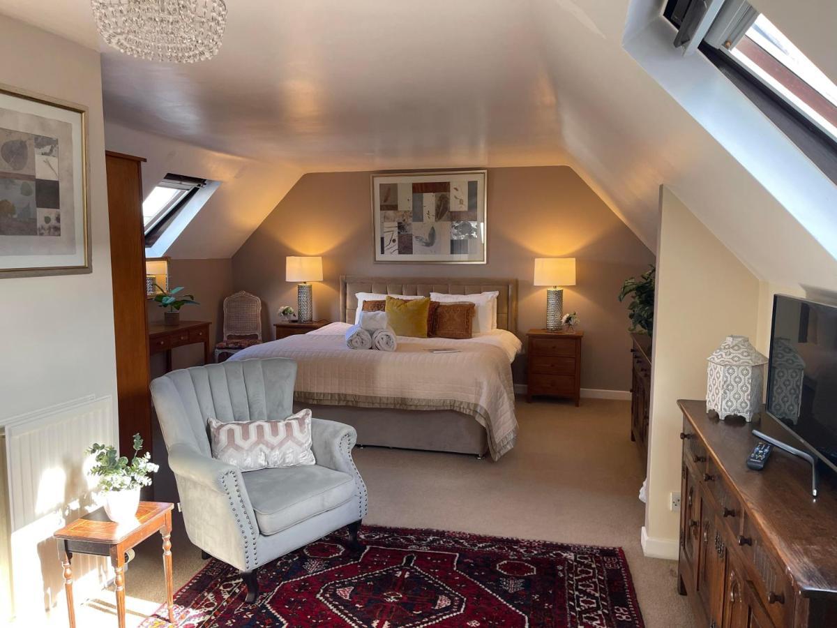 Deluxe King Suite,1366852724:JPEG