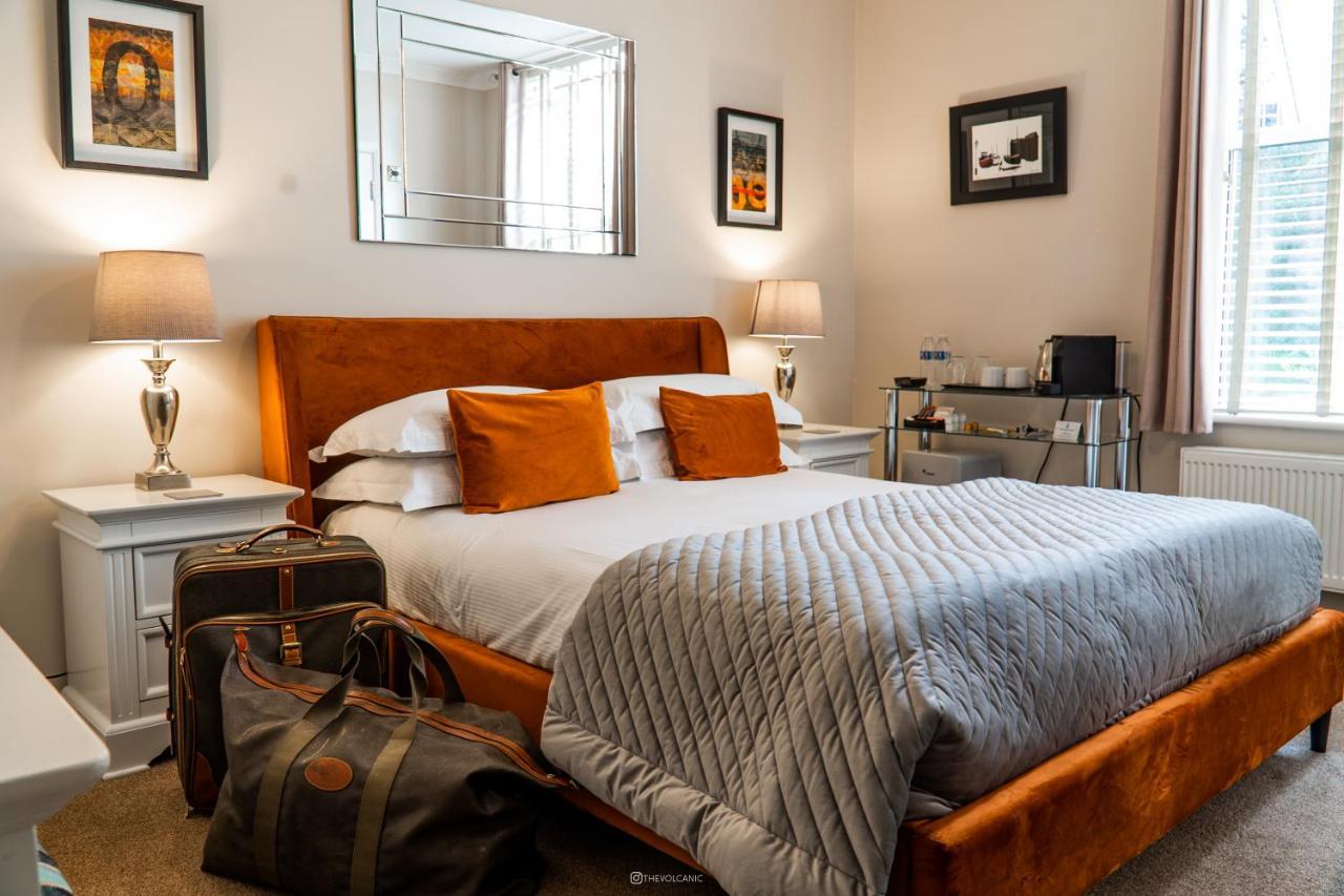 Zimmer mit Kingsize-Bett