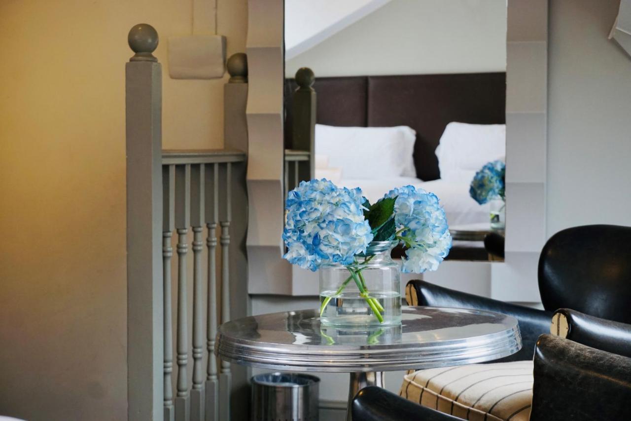 Family Room,1372363718:JPEG