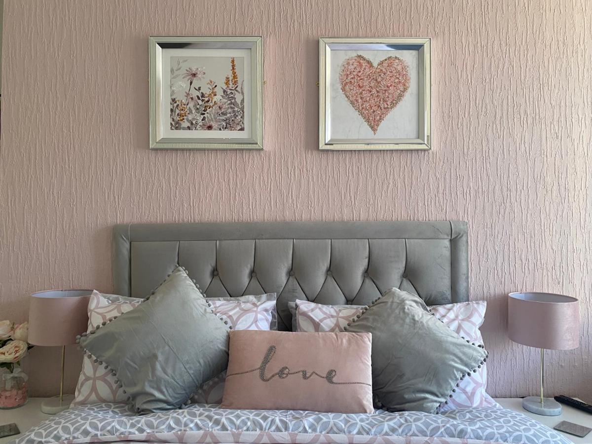 Deluxe King Room,1679570032:JPEG