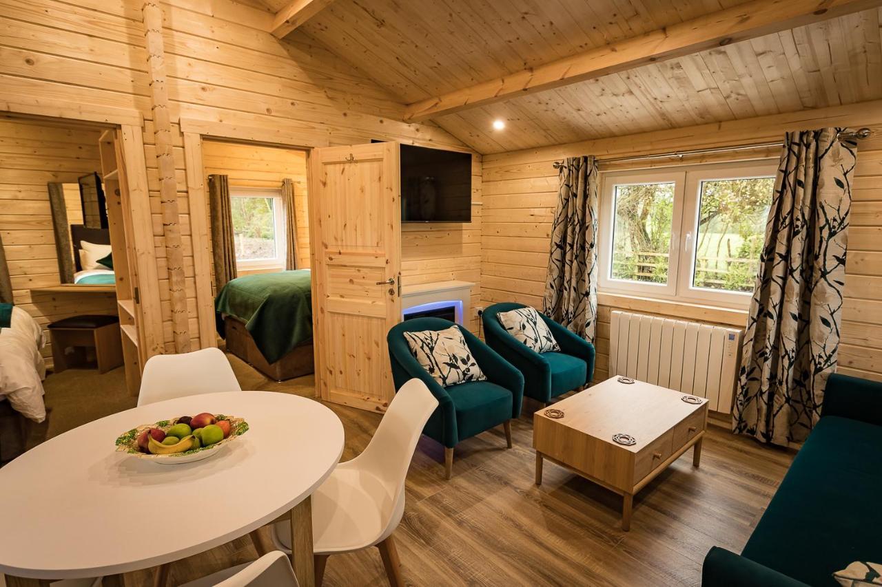 Two-Bedroom Chalet,1385999147:JPEG