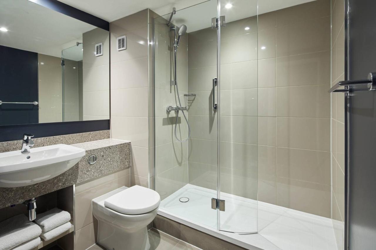 Executive Room,1387972793:JPEG