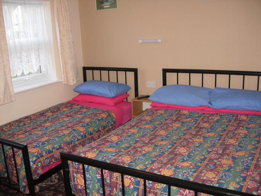 Driepersoonskamer met Badkamer