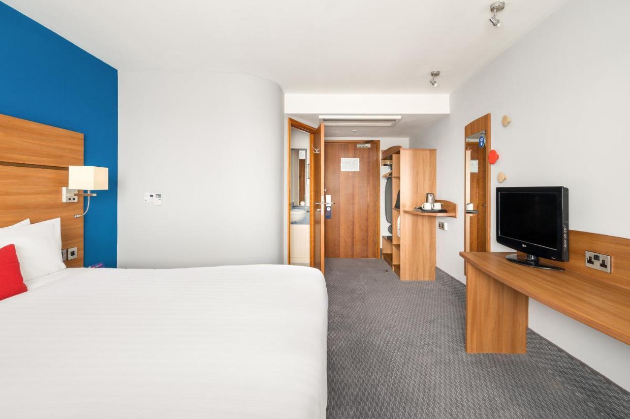 Standard King Room with Free Hot Breakfast