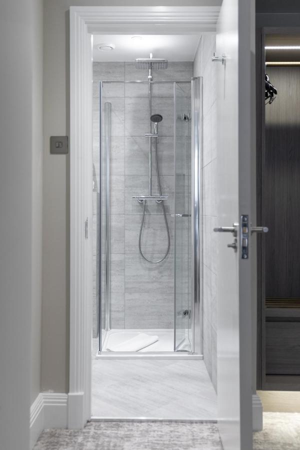 Twin Room,1410229799:JPEG