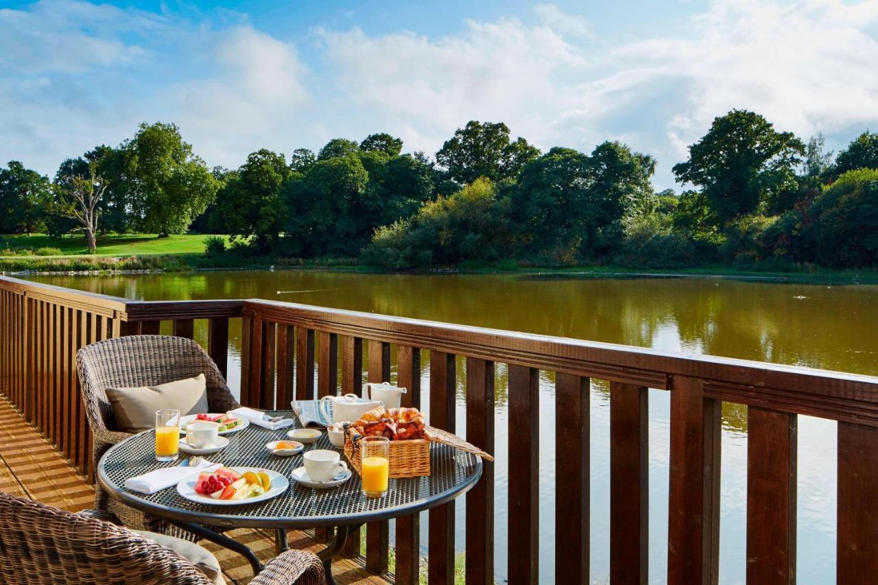 Superior King Room with Balcony and Lake View