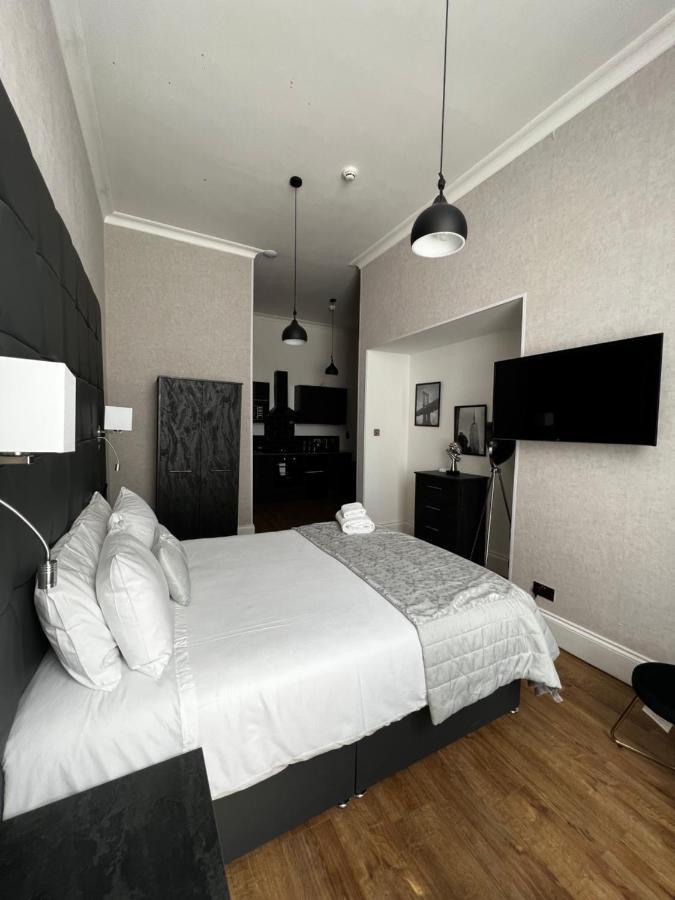 Studio Double Deluxe