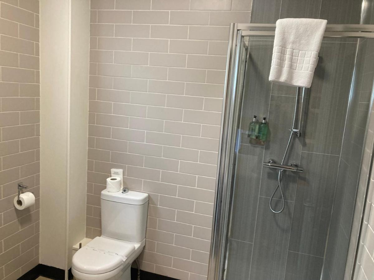 Camera Doppia con Letti Singoli con Bagno