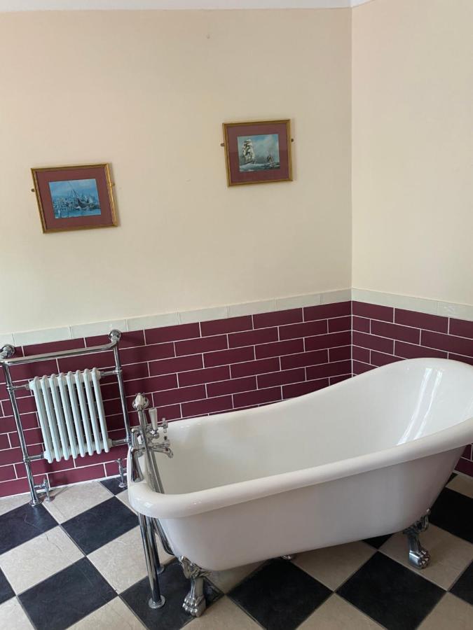 Deluxe King Suite,1421668878:JPEG