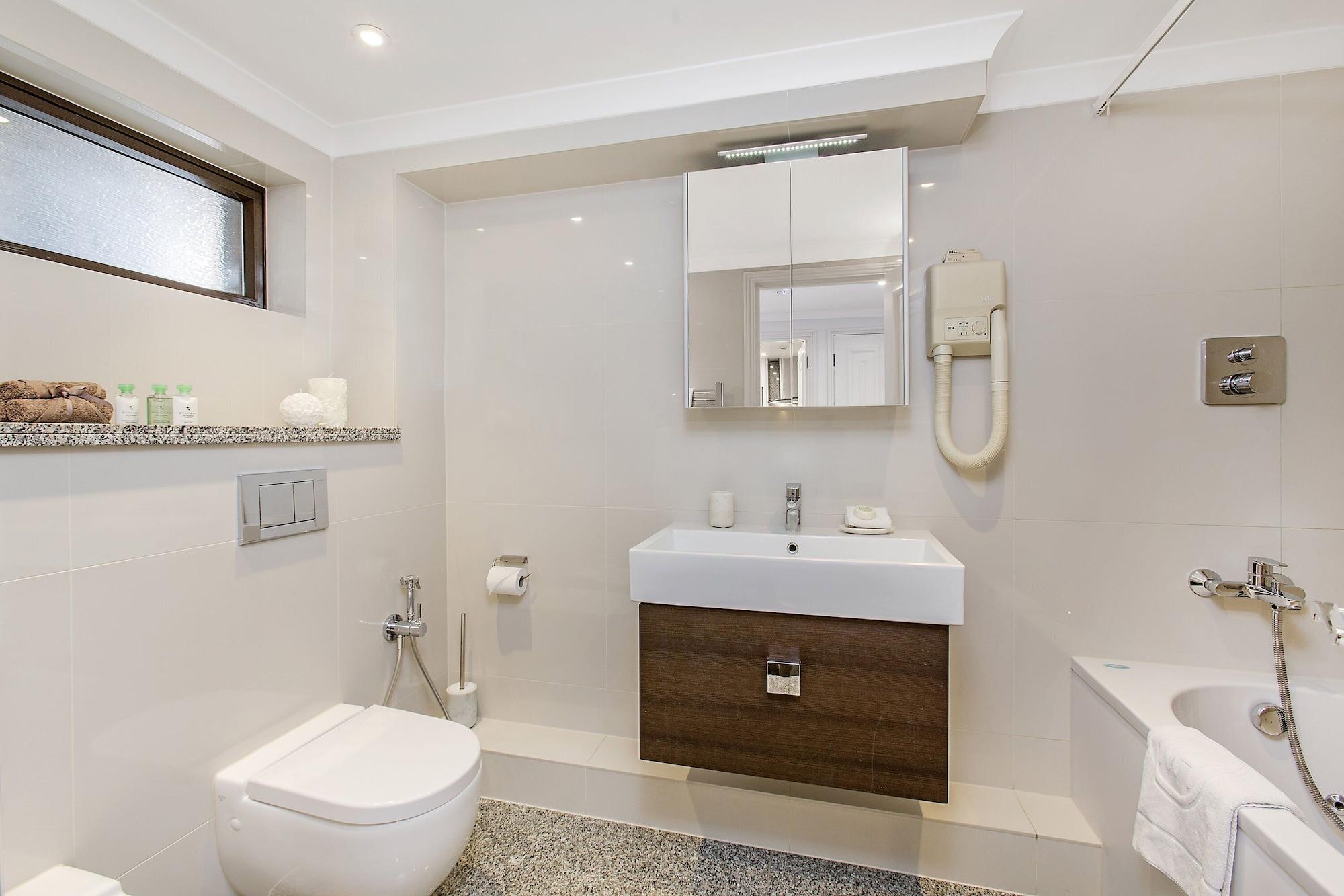 Superior One-Bedroom Apartment,1589147061:JPEG