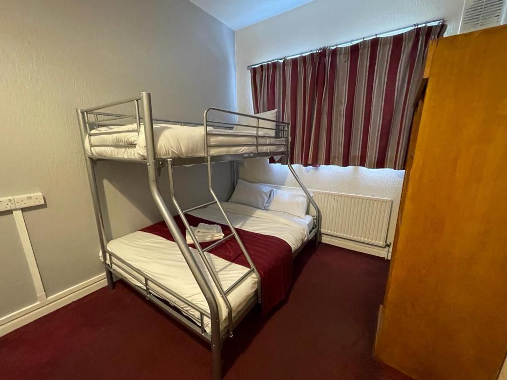 Triple Room with Shared Bathroom