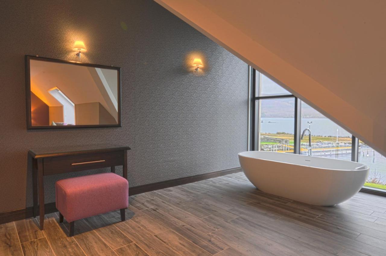 Suite with Lake View