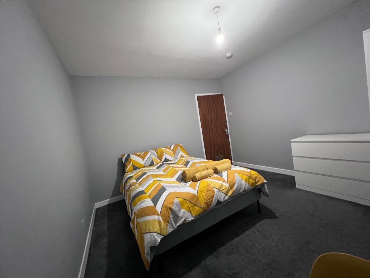 Tweepersoonskamer met Gedeelde Badkamer