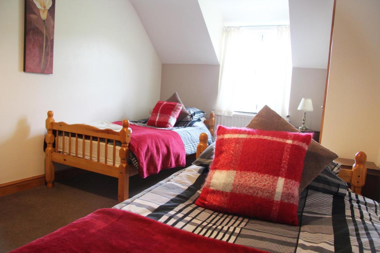 Twin Room with Private Bathroom