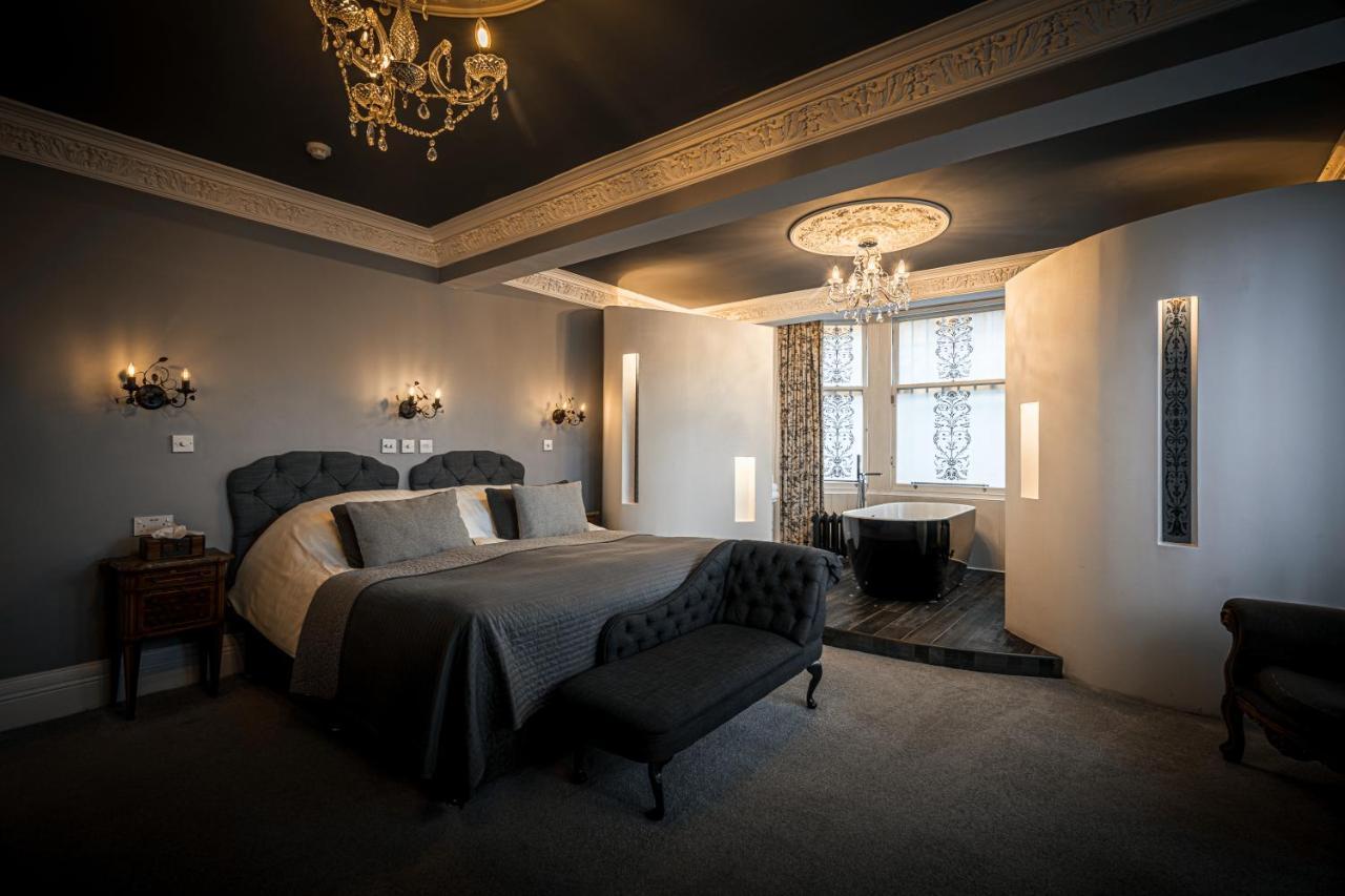 Suite,1499085535:JPEG