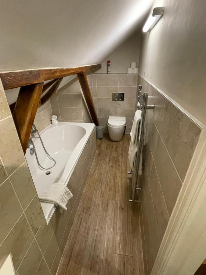 Single Room Bath,1499006794:JPEG