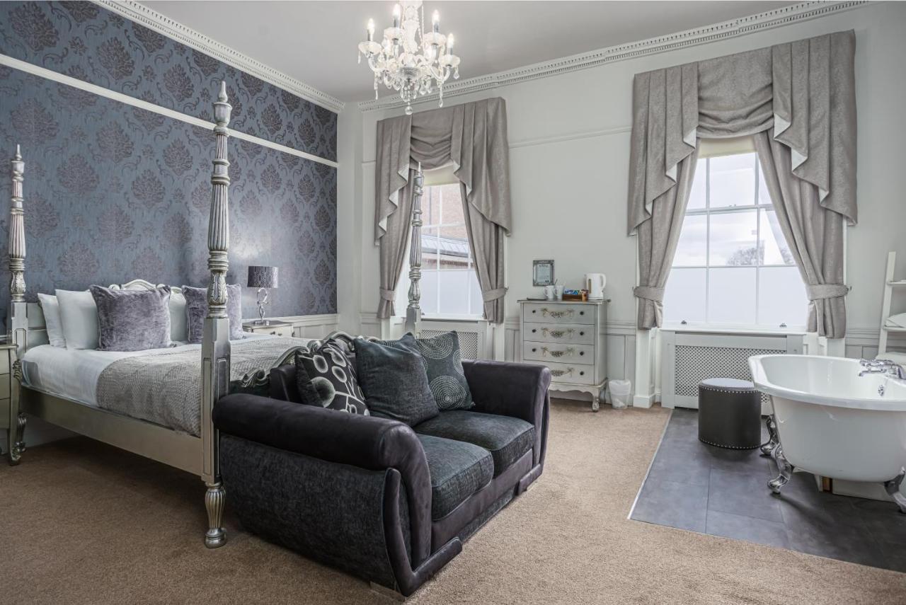 Four-Poster Suite,1498651726:JPEG