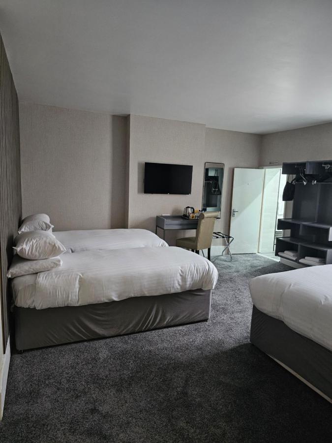 Chambre Familiale avec 2 Lits Doubles.