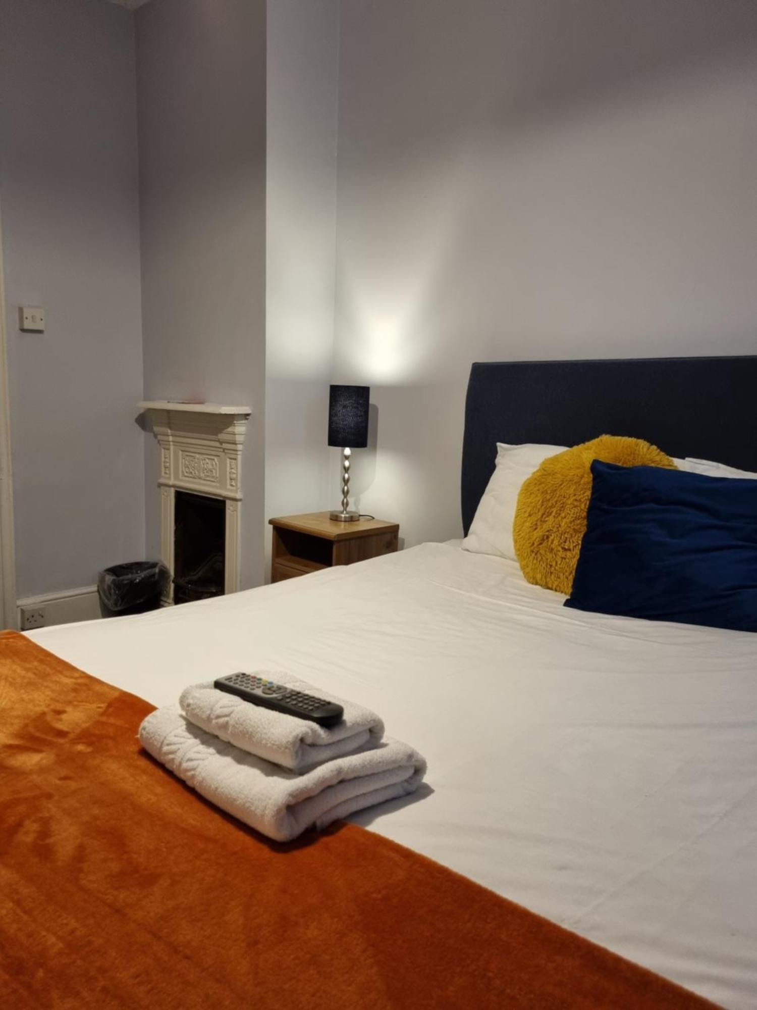 Single Room with Private External Bathroom,1499695096:JPEG