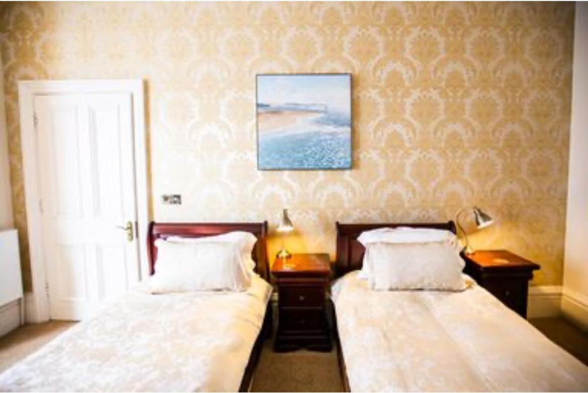 Twin Room Private Bathroom